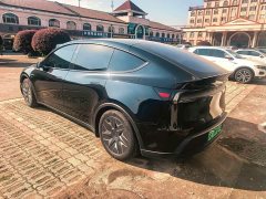 Tesla Model Y L Long Range All-Wheel Drive - ფოტო 8
