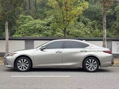 Lexus ES 200 Luxury - ფოტო 2