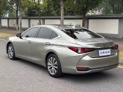 Lexus ES 200 Luxury - ფოტო 3