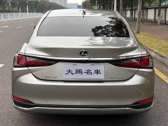Lexus ES 200 Luxury - ფოტო 5