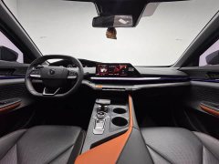 Changan UNI-V iDD 1.5T iDD 113km Smart Cool Edition - ფოტო 6