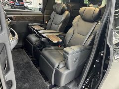 Toyota Vellfire Crown Hybrid 2.5L Executive Premier Edition - ფოტო 12