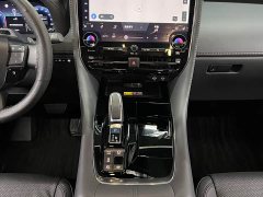 Toyota Vellfire Crown Hybrid 2.5L Executive Premier Edition - ფოტო 16