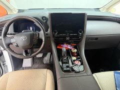 Toyota Alphard Hybrid 2.5L Premium Edition - ფოტო 8