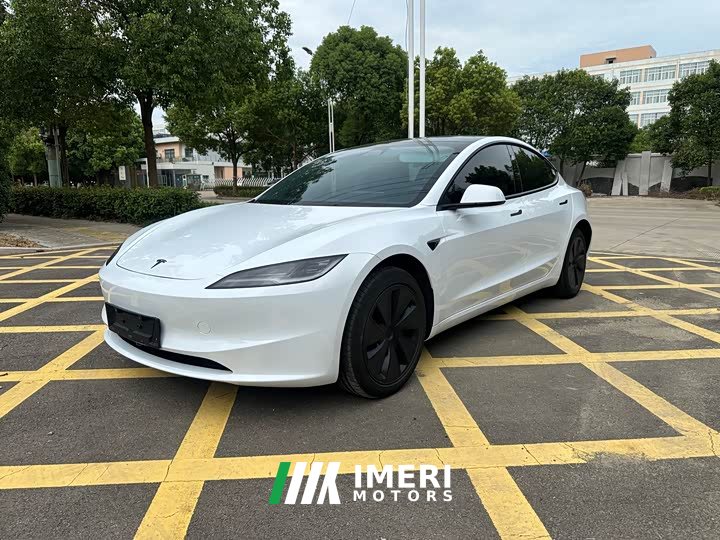 Tesla Model 3 Long Range Rear-Wheel Drive