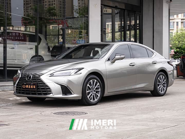 Lexus ES 300h Premium Edition - ავტომობილი ჩინეთიდან