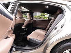 Lexus ES 300h Premium Edition - ფოტო 10