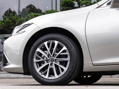 Lexus ES 300h Premium Edition - ფოტო 8