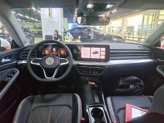 Volkswagen Lingdu L 280TSI DSG Dazzling Red Edition - ფოტო 9