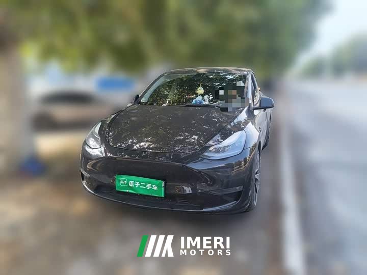 Tesla Model Y Standard Range RWD