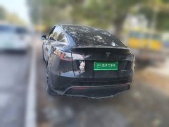 Tesla Model Y Standard Range RWD - ფოტო 4