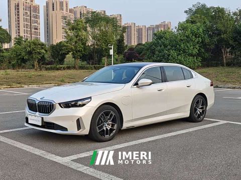 2026 BMW i5 eDrive 35L Luxury Package
