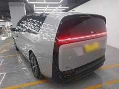 Li Auto Li Xiang MEGA Ultra - ფოტო 4