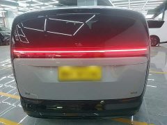 Li Auto Li Xiang MEGA Ultra - ფოტო 5