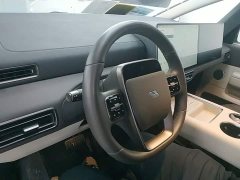 Li Auto Li Xiang MEGA Ultra - ფოტო 9