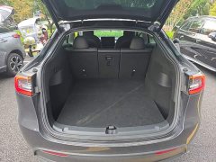 Tesla Model Y Rear-Wheel Drive - ფოტო 18