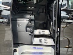 Lexus LM 2020 300h 7-Seater Elegant Edition - ფოტო 13