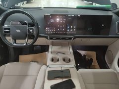 Li Auto L9 Ultra - ფოტო 9