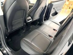 Tesla Model Y Rear-Wheel Drive - ფოტო 3