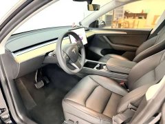 Tesla Model Y Rear-Wheel Drive - ფოტო 9