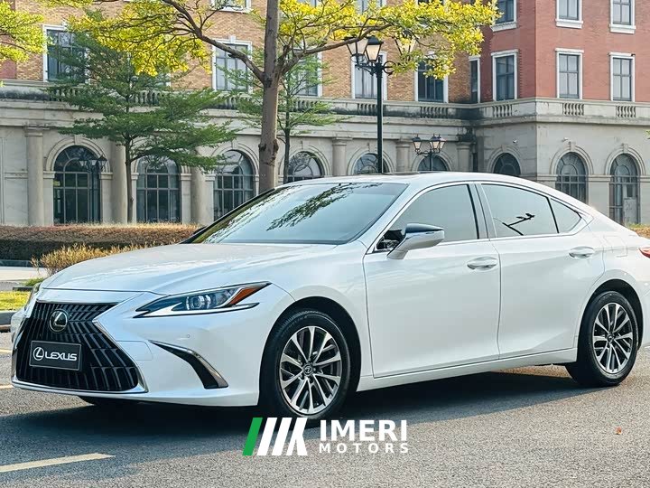 Lexus ES 200 Premium Edition