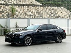 BMW 5 Series 530Li Premier M Sport Package - ფოტო 1