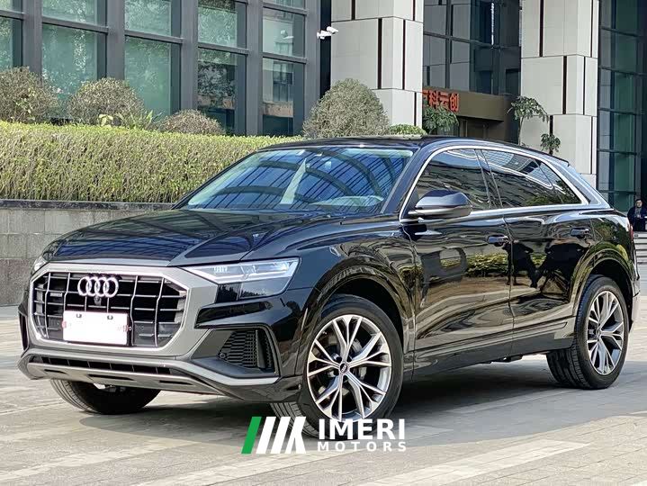 Audi Q8 55 TFSI Luxury Sport