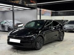 Tesla Model Y Rear-Wheel Drive - ფოტო 1