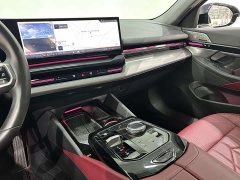 BMW 5 Series 525Li M Sport Package - ფოტო 12
