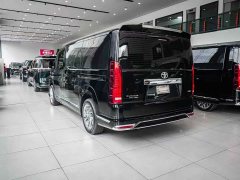 Toyota HIACE 3.5L Automatic - ფოტო 14