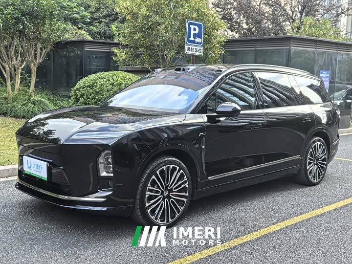NIO ES8 Six-Seat Executive Signature Edition