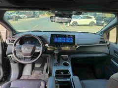 Toyota Sienna 2021 2.5L Hybrid Platinum Edition - ფოტო 4