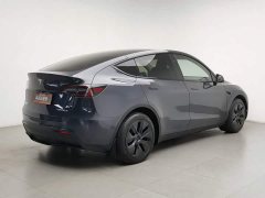 Tesla Model Y Rear-Wheel Drive - ფოტო 2