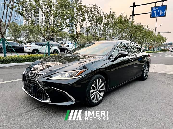 Lexus ES 200 Premium Edition - ავტომობილი ჩინეთიდან