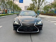 Lexus ES 200 Premium Edition - ფოტო 2