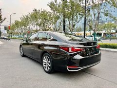 Lexus ES 200 Premium Edition - ფოტო 6