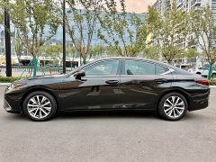 Lexus ES 200 Premium Edition - ფოტო 7