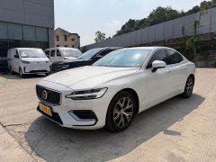 Volvo S60 B4 Smart Luxury Edition - ფოტო 1