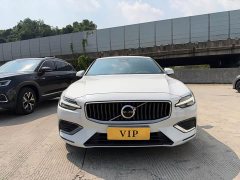 Volvo S60 B4 Smart Luxury Edition - ფოტო 2