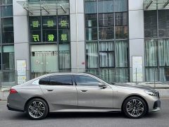 BMW 5 Series 530Li Premier M Sport Package - ფოტო 4