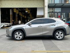 Lexus UX 2020 200 Special Edition - ფოტო 3