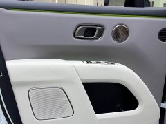 Li Auto i8 Standard Edition - ფოტო 10