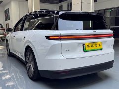 Li Auto i8 Standard Edition - ფოტო 19