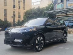 Dongfeng eπ 008 636 Ultra EV 5-Seat - photo 1