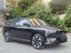 Dongfeng eπ 008 636 Ultra EV 5-Seat - photo 3