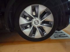 Tesla Model Y Standard Range RWD - ფოტო 10