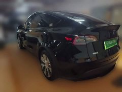 Tesla Model Y Standard Range RWD - ფოტო 6