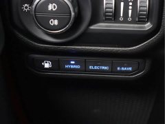 Jeep Wrangler New Energy Four-Door 2.0T 4xe Sahara Trailhawk Edition - ფოტო 7