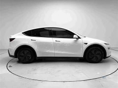 Tesla Model Y Rear-Wheel Drive - ფოტო 17