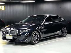 BMW 5 Series 525Li M Sport Package - ფოტო 1